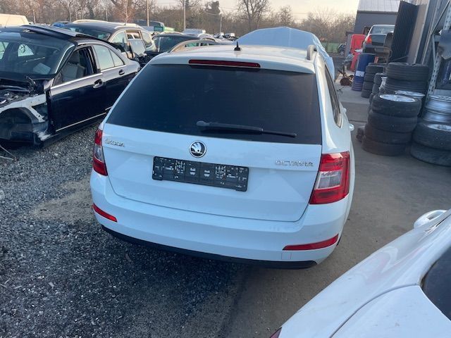 Dezmembrez Skoda Octavia 3 Combi 2016 1.6 CXX euro 6 Xenon