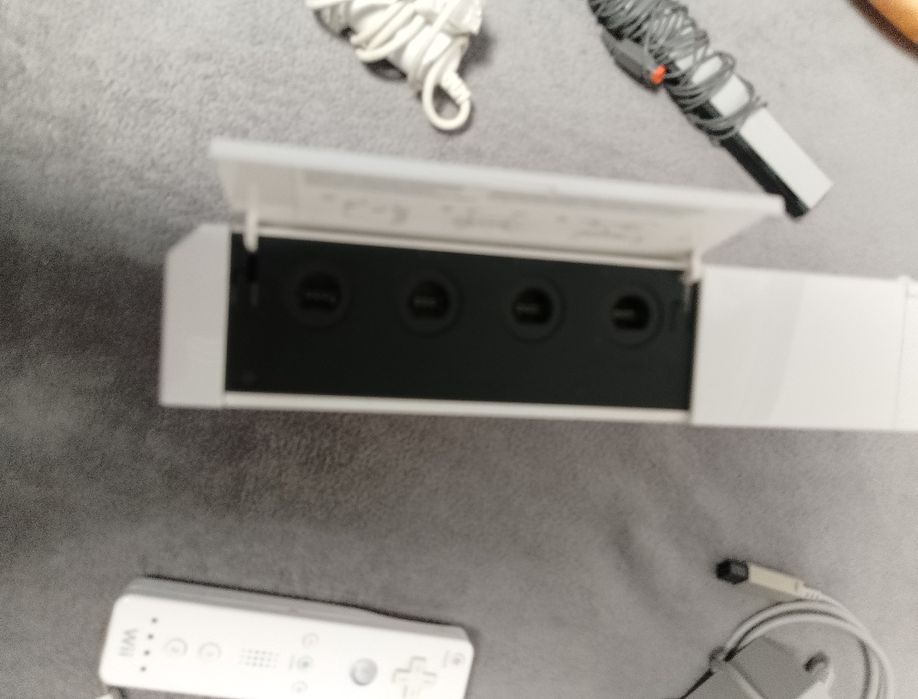 Vând sau schimb Nintendo Wii nou nouț