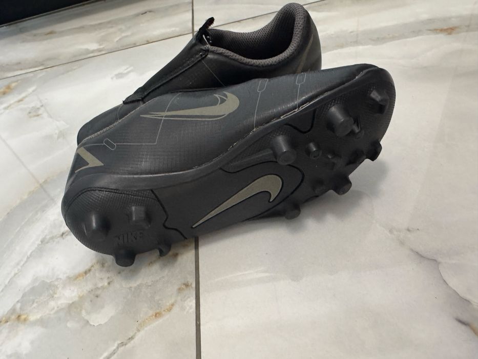 Ghete fotbal Nike marimea 28,5