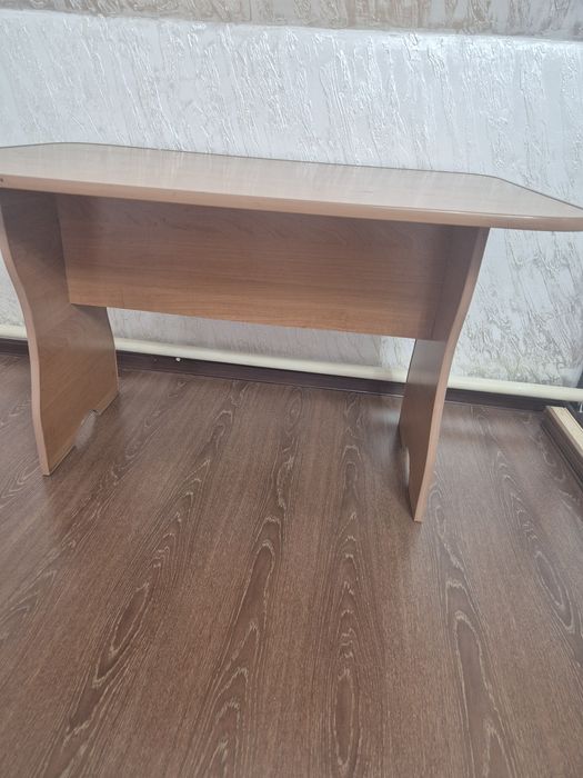 Продам стол в хорошем состоянии