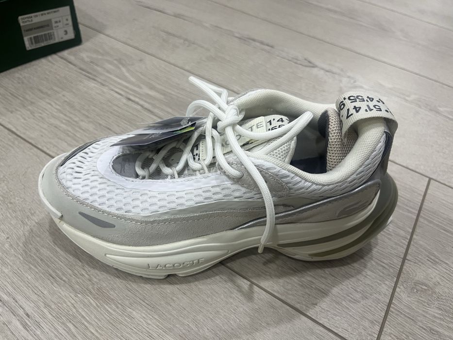 Продам новые  кроссовки