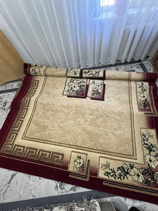 Продам ковер в хорошем состояние