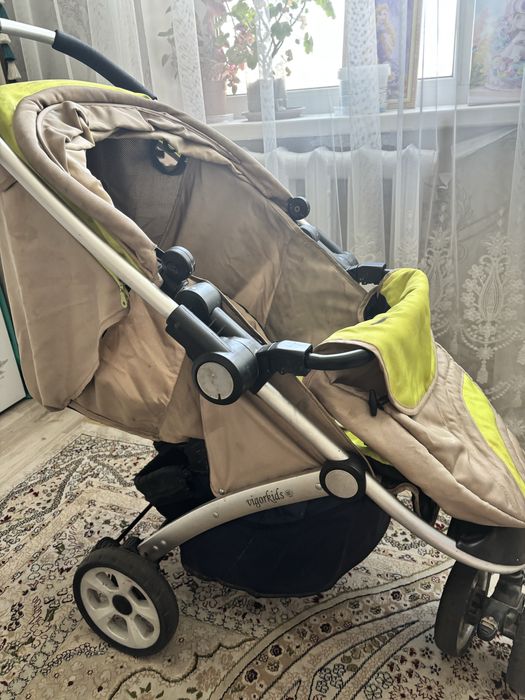 коляска.   десткая