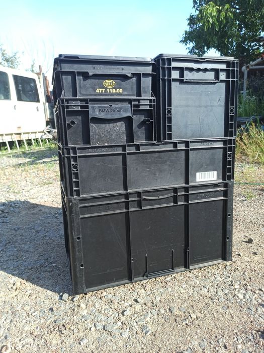 Lăzi cutii navete paleti plastic stivuibile