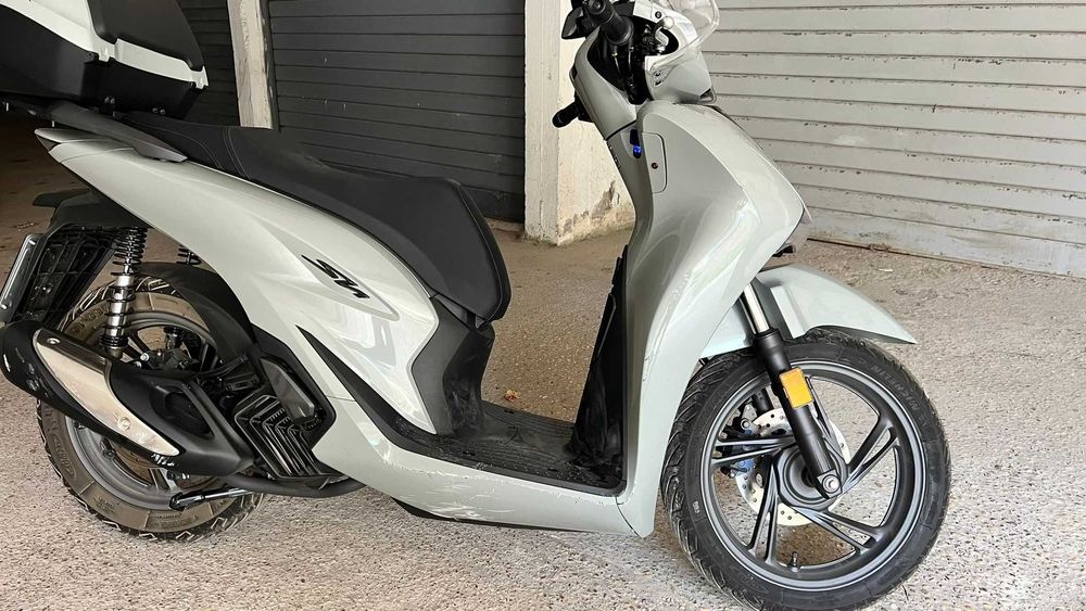 Scuter Honda SH 125 Sport an 2024 - 11500km sau schimb cu ATV