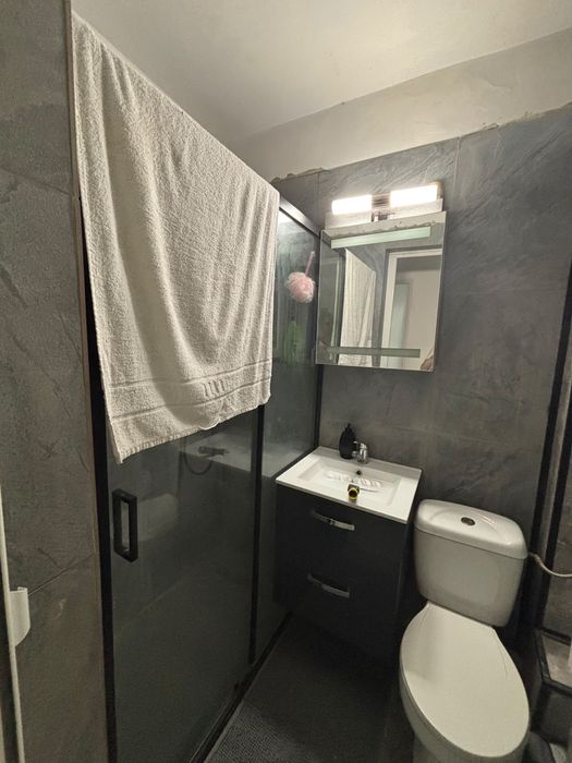 vand apartament 2 camere