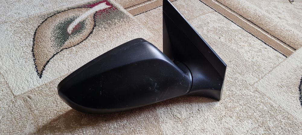 Зеркала на Хундай акцент 12 год