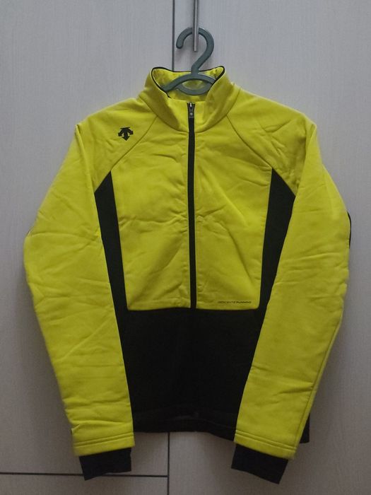 Спортивные женские куртки Descente
