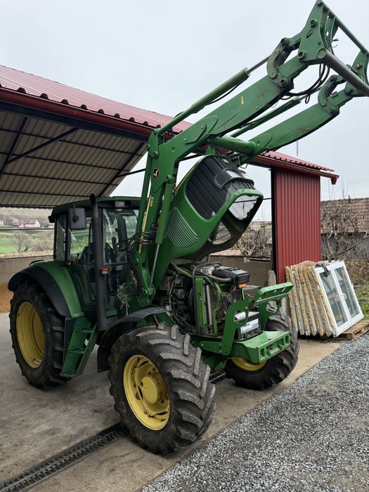 Tractor John deere 6620 Cu incarcator 132 CP