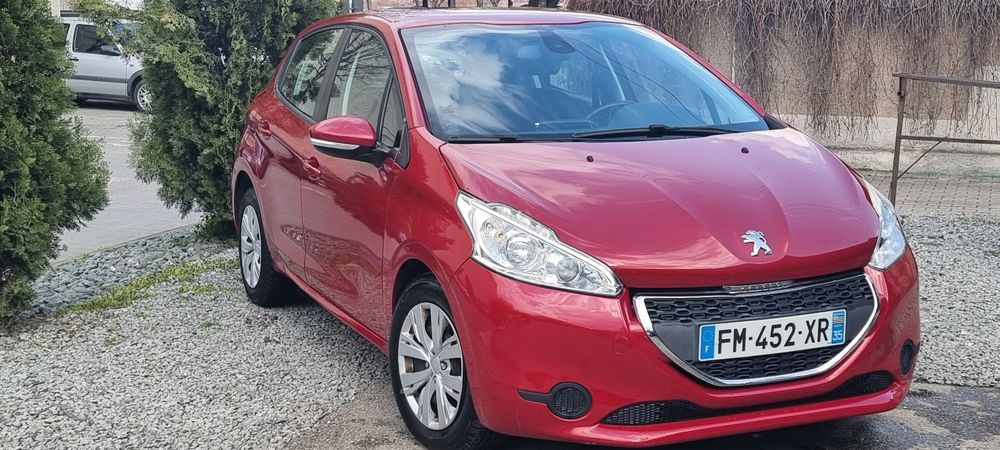 Peugeot 208 1.2 Benzina Euro 5 Navigație Touch Screen //Clima//