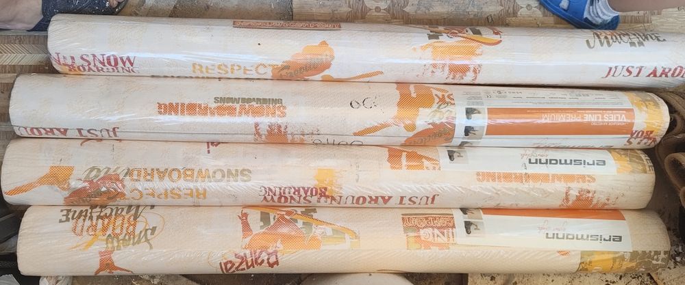 Продам новые обои рулонами