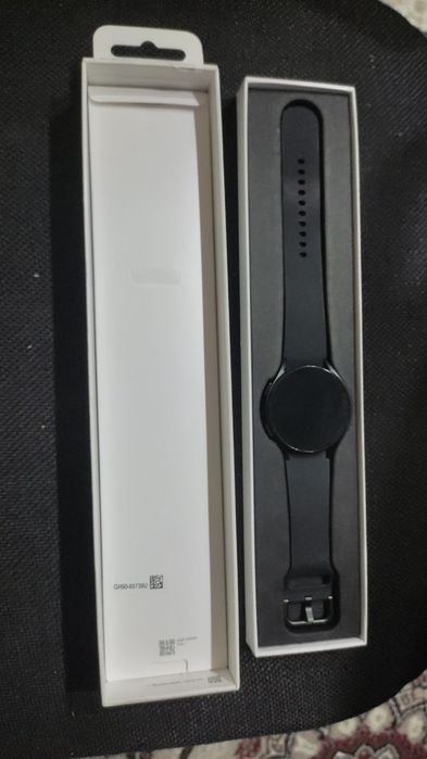 Samsung watch 4 44mm sotiladi