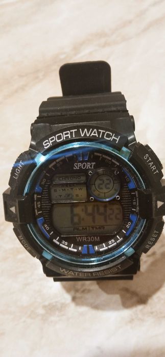 Продам Спортивные наручные Часы