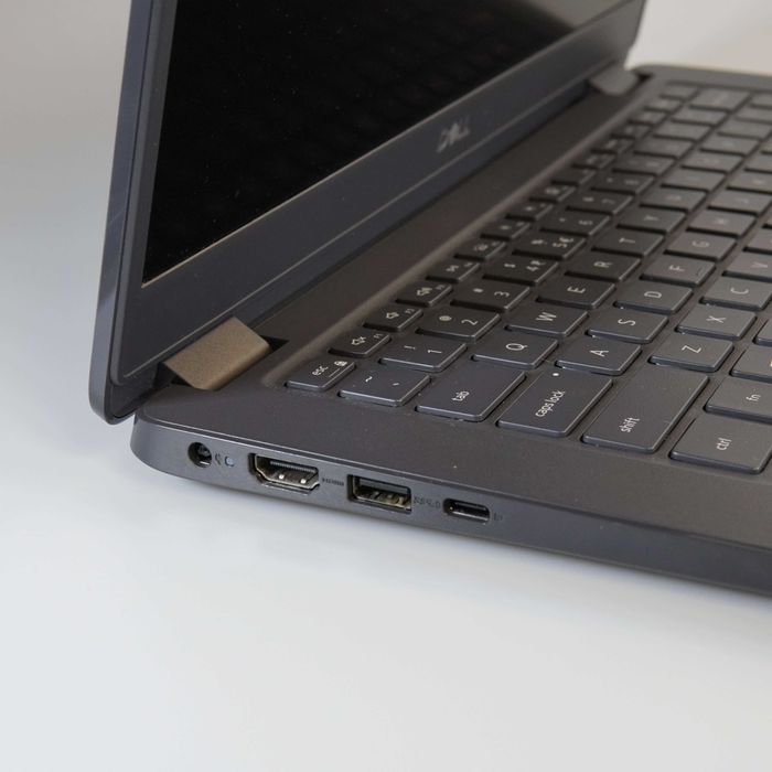 Dell Latitude 3410 Intel Celeron CPU 5205u 32 GB 1TB SSD