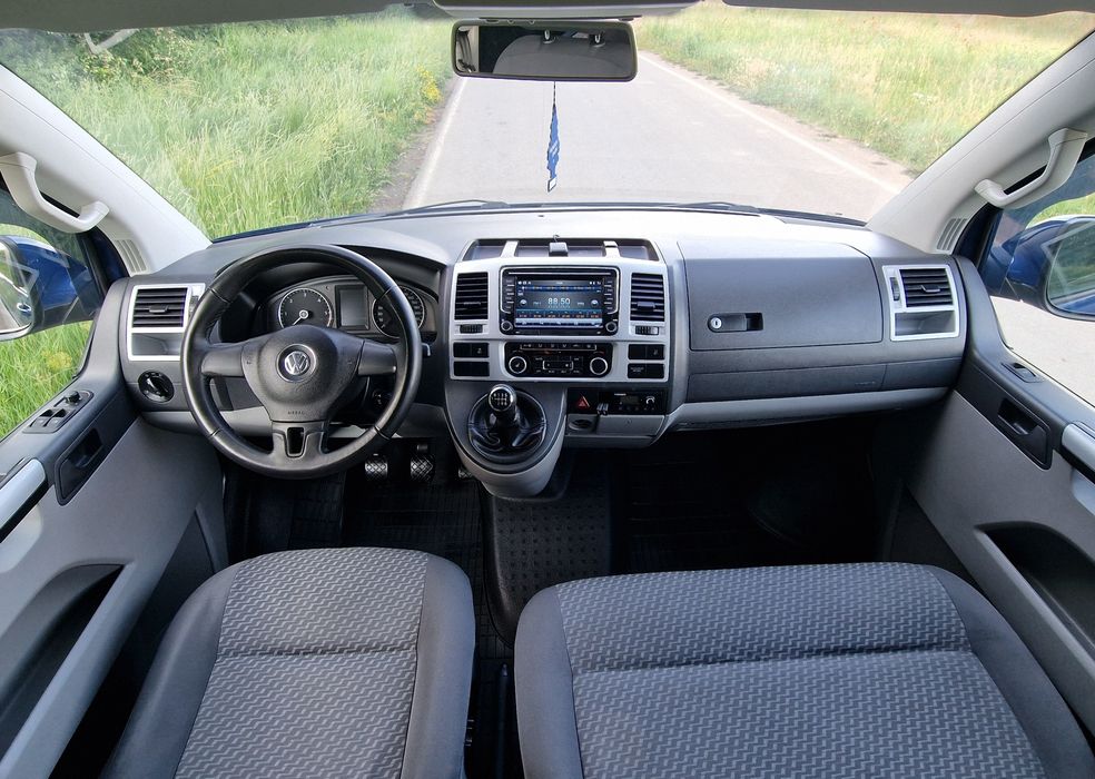 Volkswagen Caravelle T5 T6 2.0 TDI  2014 Extra Lung 8+1 Locuri (Transporter vivaro vito custom)