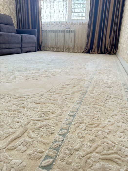 Ковер бу большой