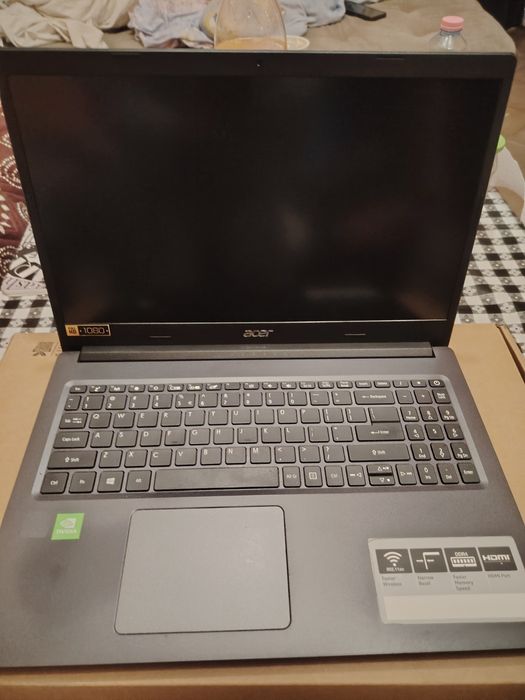 Продавам лаптоп Acer