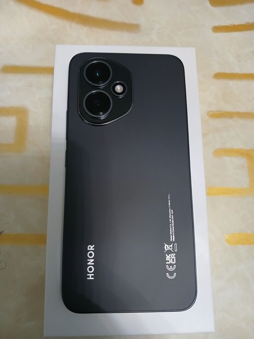 Продаётся телефон Honor