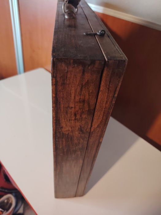 Ретро Дървен куфар за рисуване. 35€.