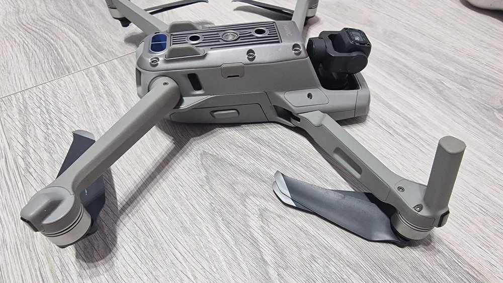 Drona DJI Air 2 + telecomanda + incarcator