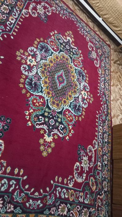 Продаётся ковёр 2×3