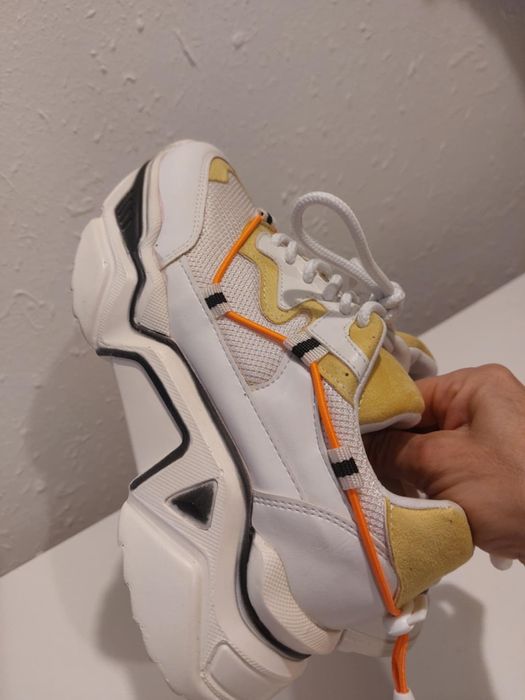 Дамски маратонки-нови