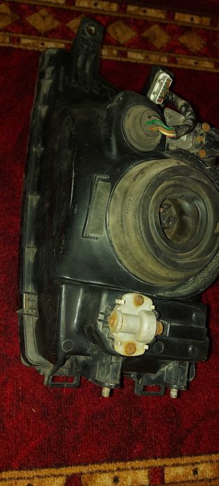 Фар преден Мицубиши Спейс Вагон