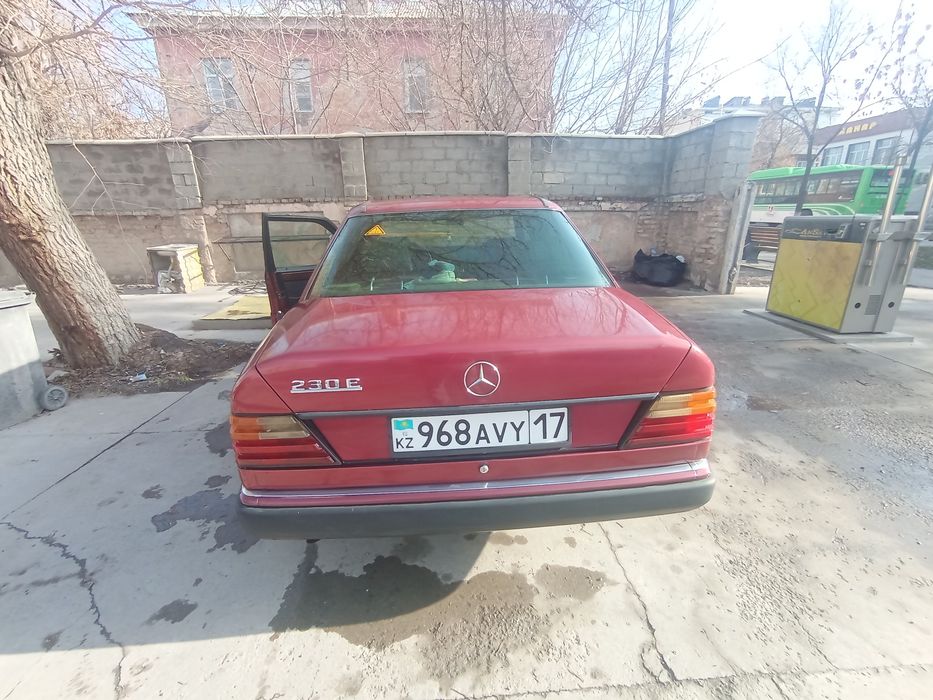 Мерседес Бенс 124