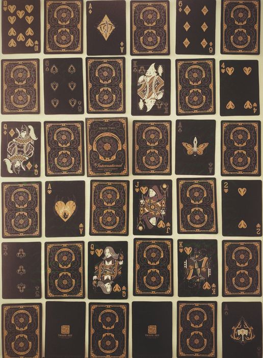 Карти за игра и колекция (дизайнерски)