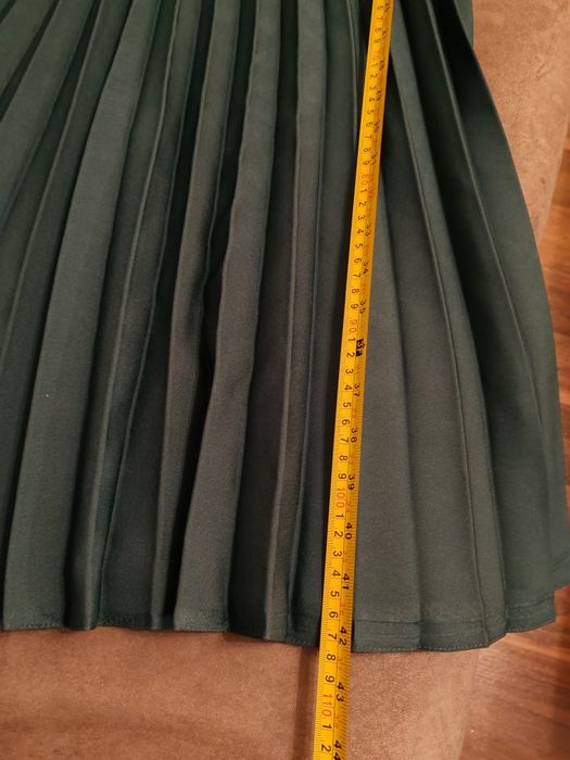 Елегантна рокля с миди дължина