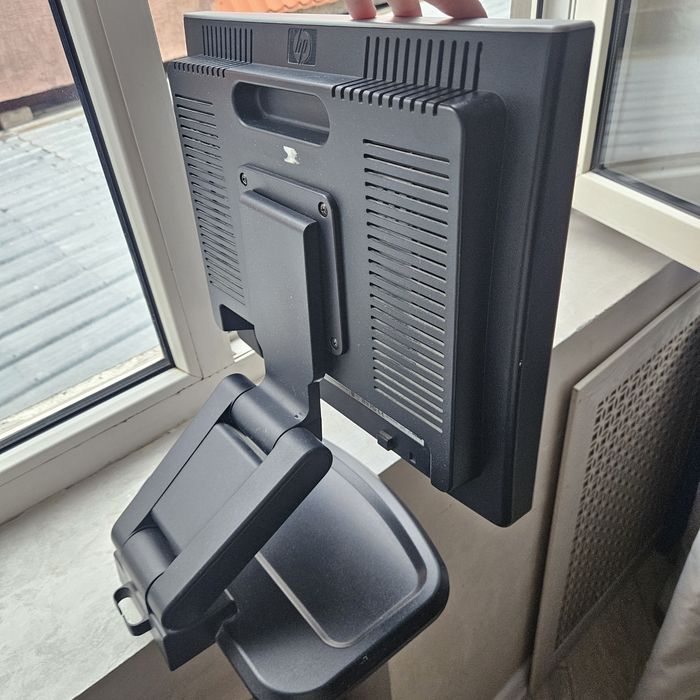 Монитор  HP 1740