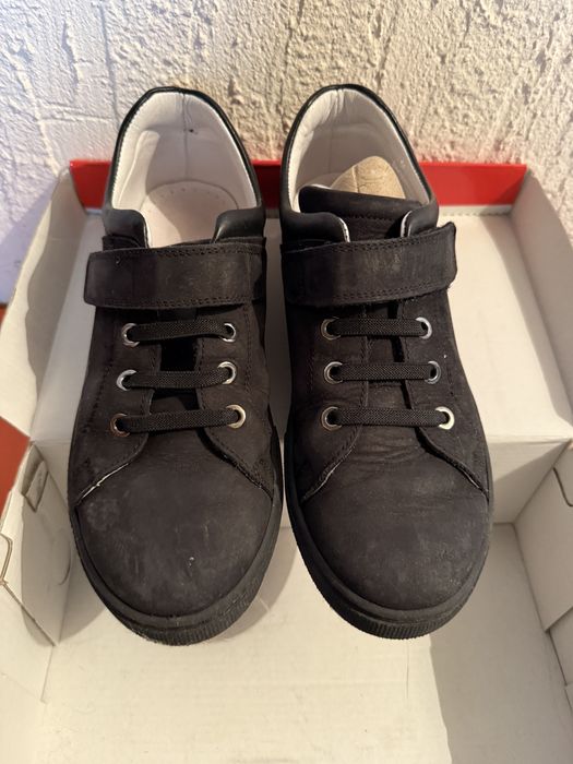 Продам детскую обувь 34-35 р-р