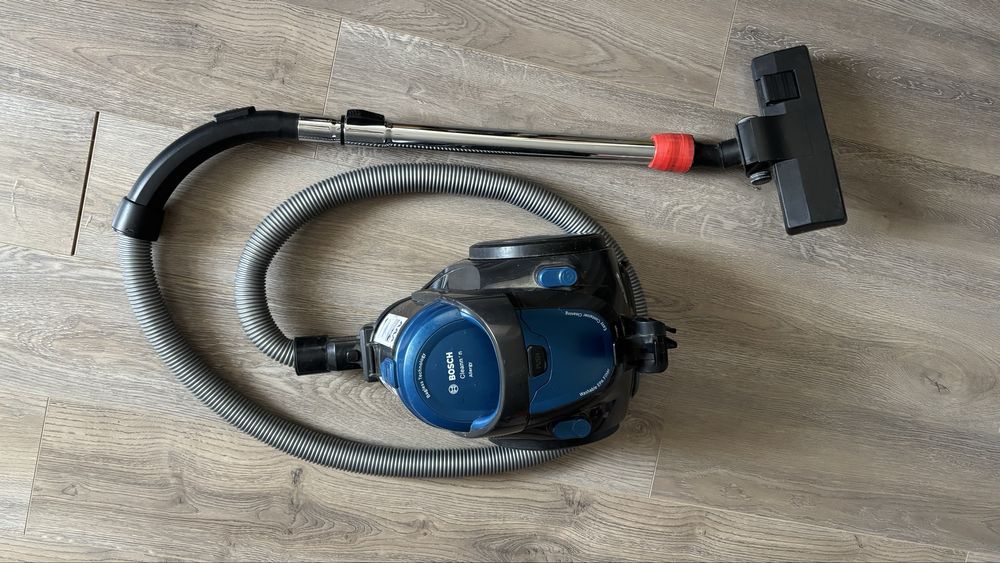 Пылесос Bosch рабочий
