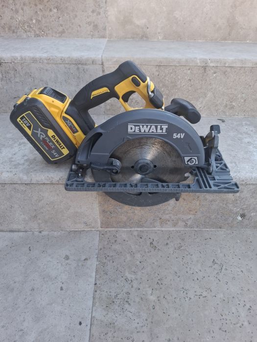 Circular DeWalt DCS 576