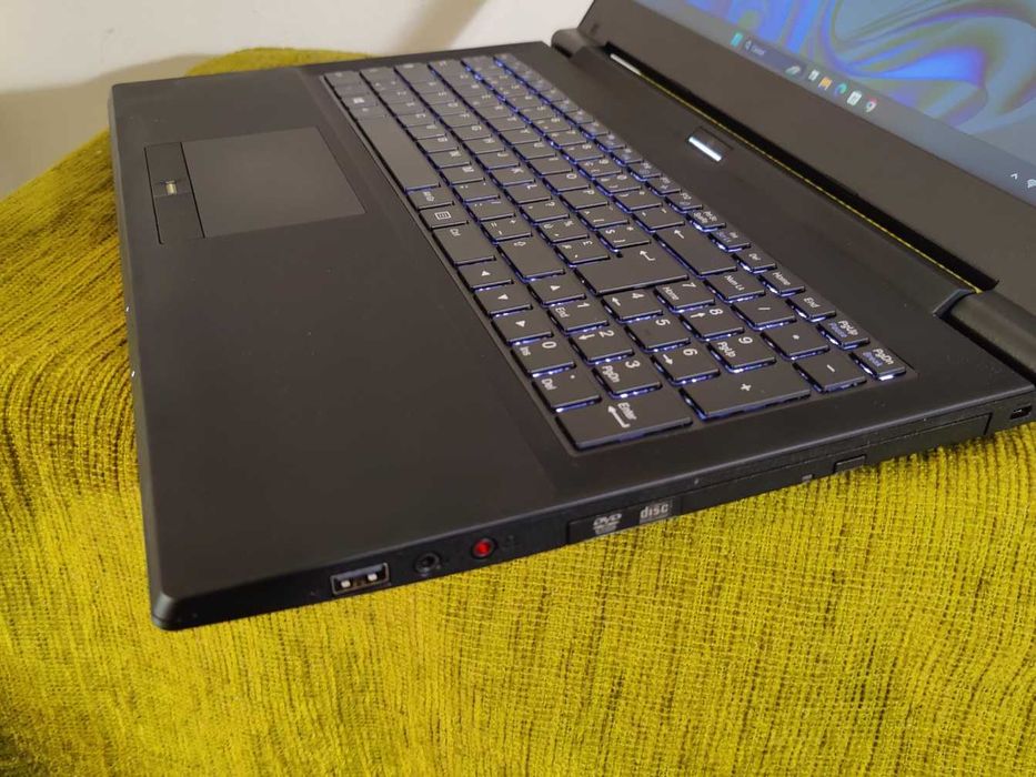 Laptop Clevo N350DW procesor intel i5 6500T, SSD 256Gb, ram 8 GB