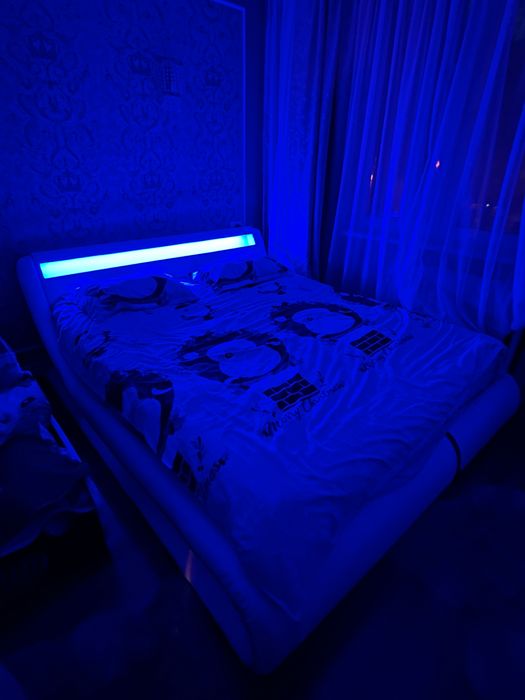 Pat dormitor cu led (saltea inclusa),  lungime 200cm x latime 160