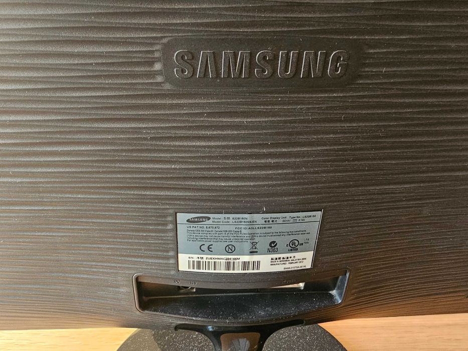 Продавам екран за компютър Samsung S22B150N 22 инча