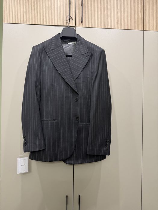 Костюм тройка от бренда Shoqan