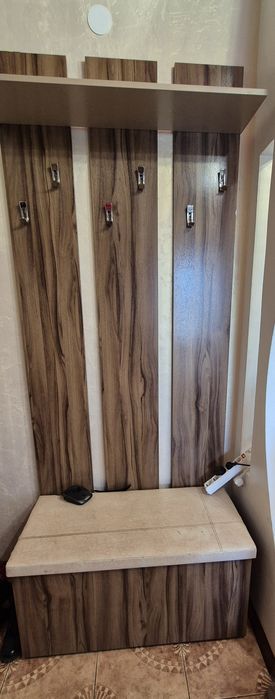 Продам шкаф в прихожую.