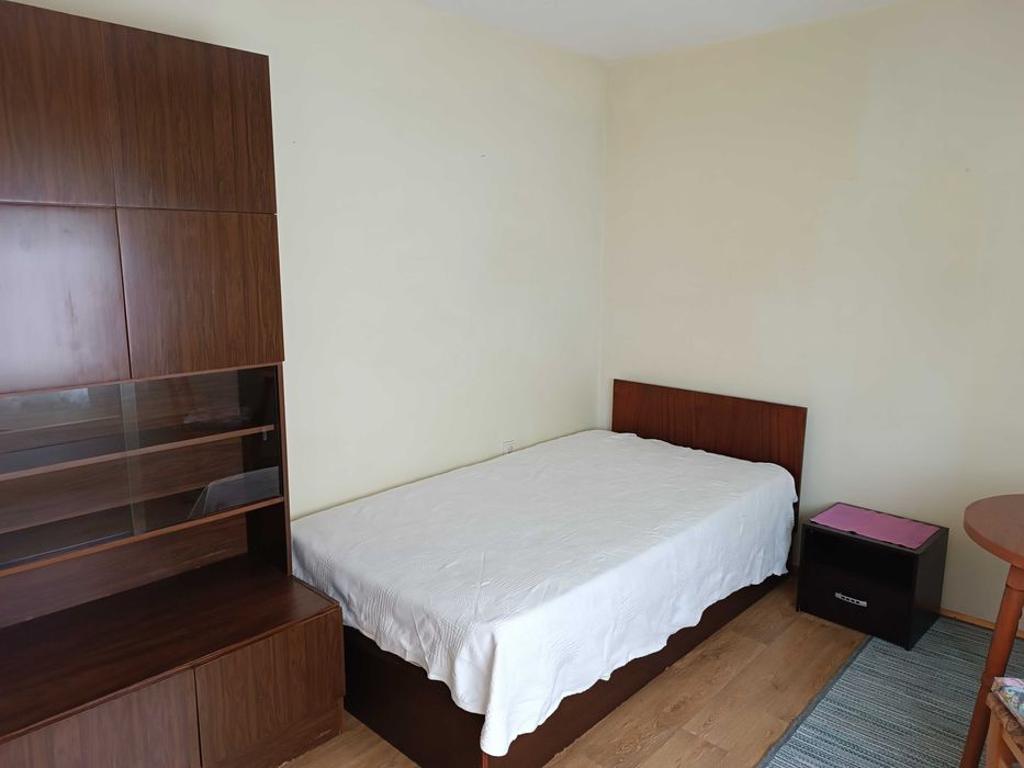 Дава се под наем Тристаен апартамент в Плевен, м-т Мъртва долина - 70 кв.м за 153 € - Снимка #2