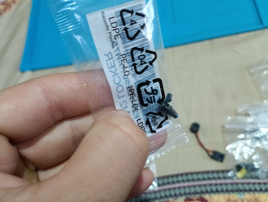 Șuruburi ssd + carcasă pc