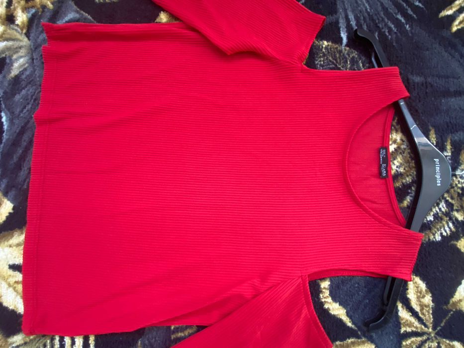 Bluza cu umeri goi, rosu, S, nou