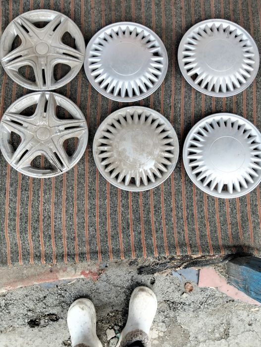 Продам колпаки б/у