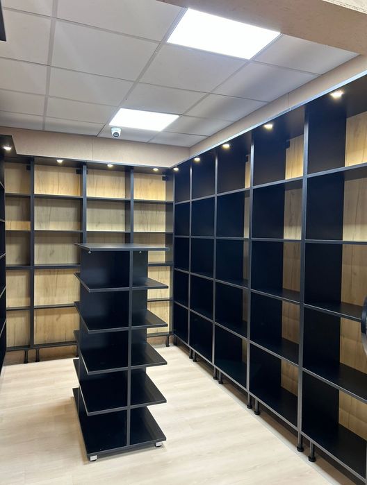 Стелажи за магазин