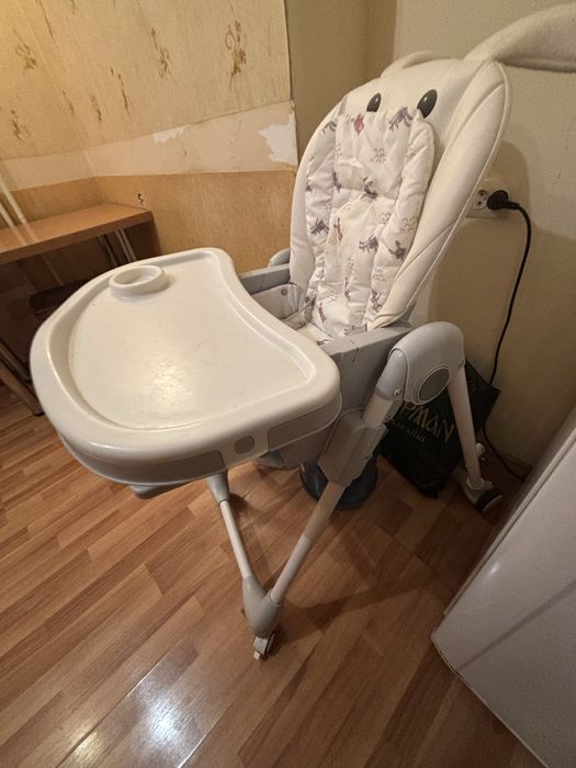 Детский стол на роликах,