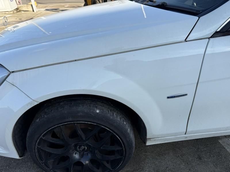 Aripa fata stanga Mercedes C-class facelift w204 Berlina culoare 650 -
