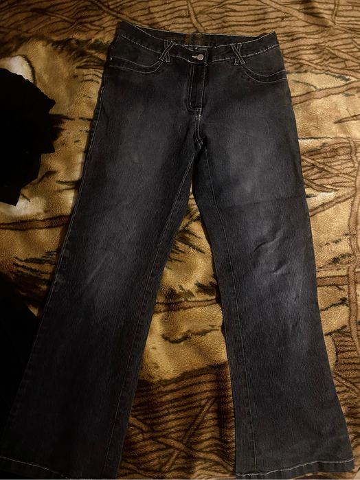 Широки унисекс дънки в алтернативен стил