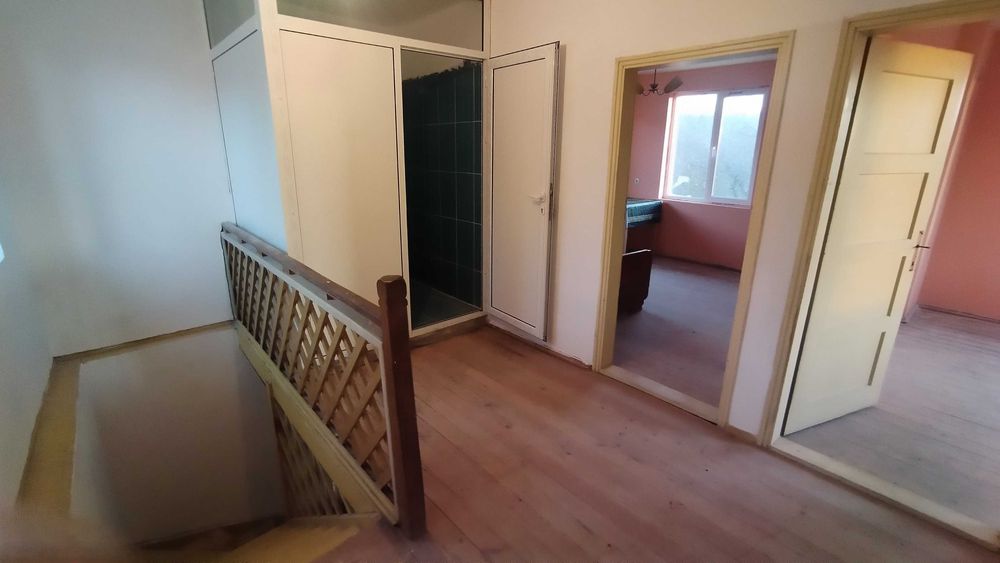 Дава се под наем Къща в с. Косарка, Област Габрово - 137 кв.м за 61200 € - Снимка #9