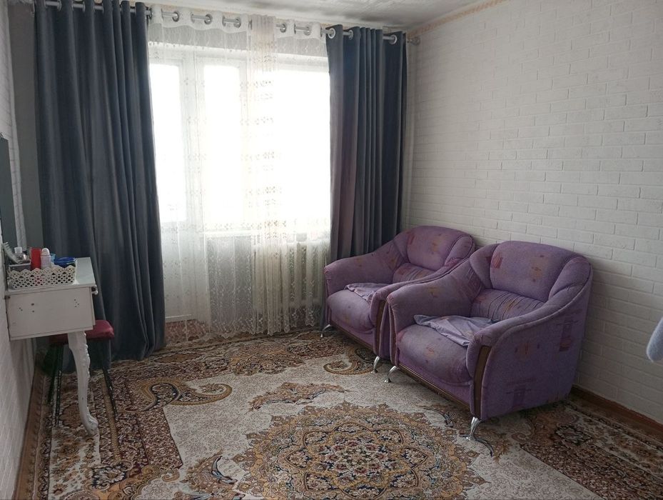 Divan oshxona mebil srochni sotiladi