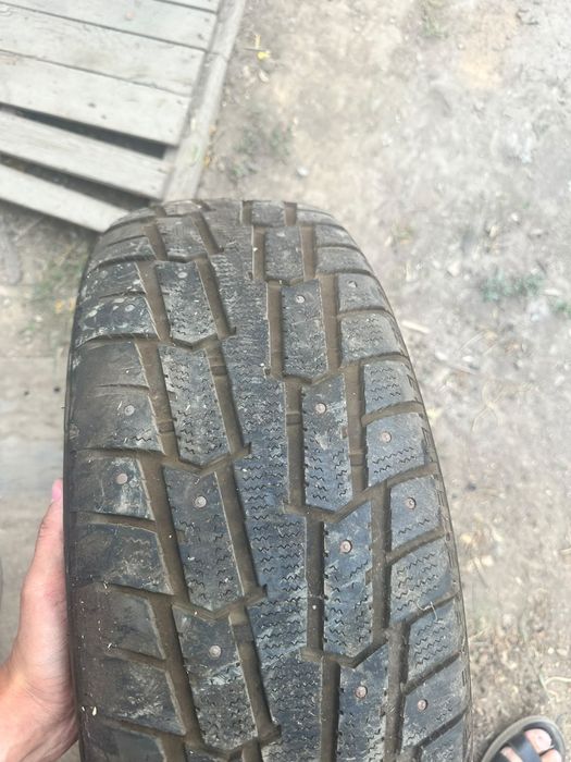 Продам зимние шины 215/60/17